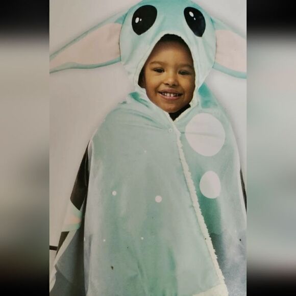 STAR WARS MANDALORIAN CHILD BABY YODA HOODED SNUGGLE WRAP BLANKET HOODIE - Picture 5 of 6